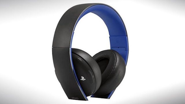 PlayStation-4-Official-Wireless-Headset-Promo-02