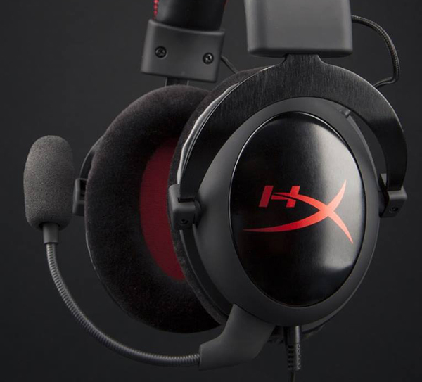 kingston-hyperx-cloud-promo-shot-001