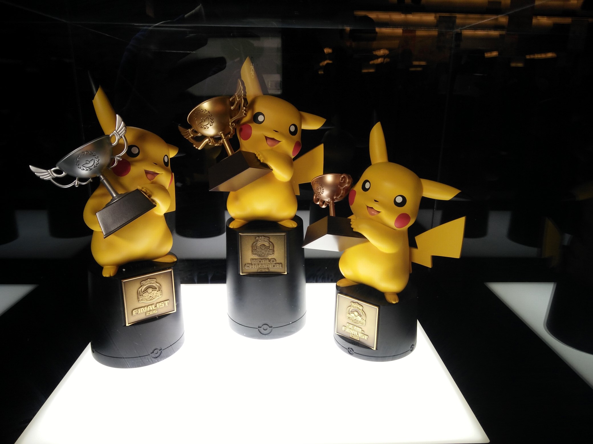 pokemon-world-championships-photo-02-custom