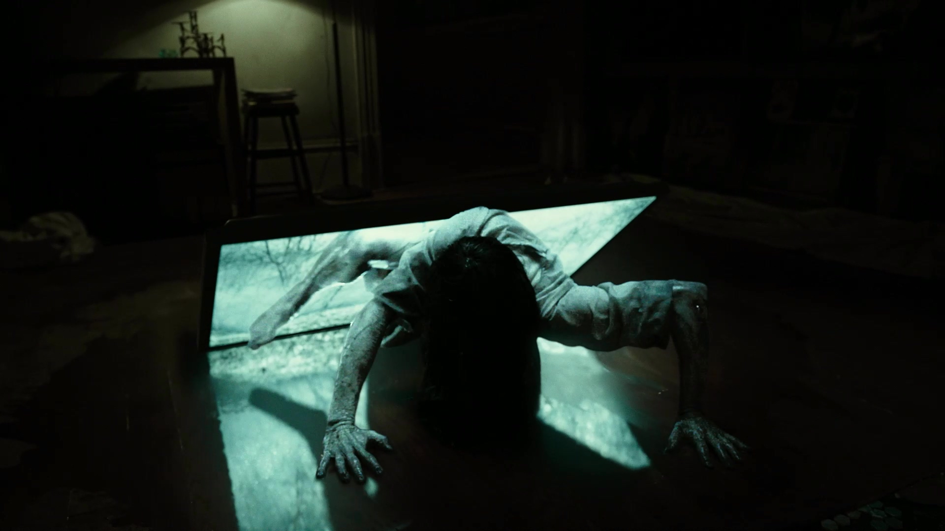 New Rings Trailer Proves That Nothing Will Stop Samara Capsule Computers